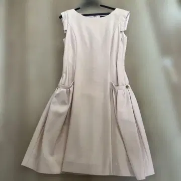 폭시 라이트 핑크 슬리브리스 무릎 기장 원피스