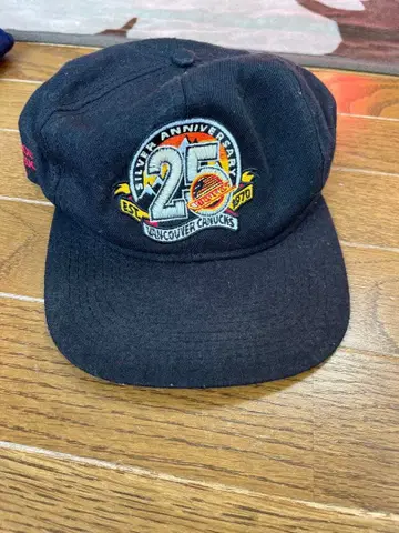 NHL 밴쿠버 카너스 25주년 기념 캡