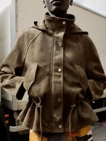 자라 ZARA 스웨이드풍 후드 부착 자켓