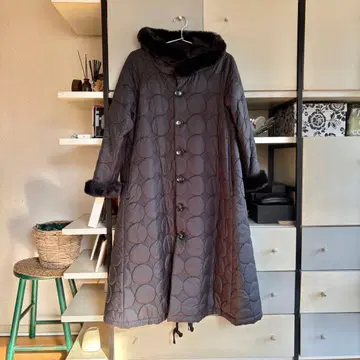 Mochi 모찌 퀼트 후드 코트 블랙