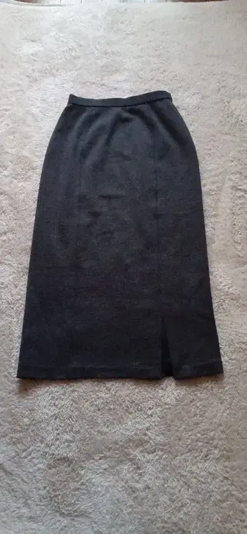 LEONARD FASHION 다크 그레이 타이트 스커트