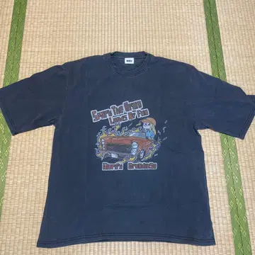 MRU 스컬 자동차 그래픽 T셔츠