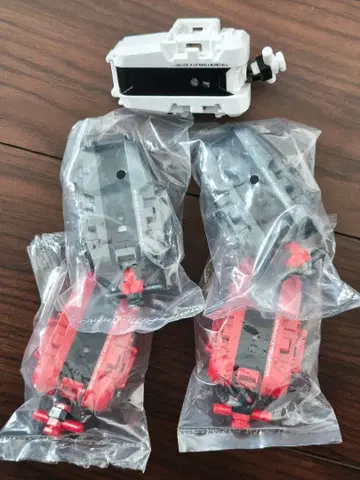 [ 새상품 ] 베이블레이드 X 스트링 런처 ( 건메탈과 레드 )