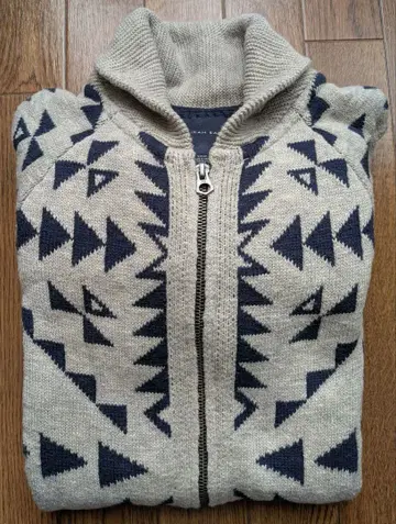 AMERICAN EAGLE 아가일 무늬 니트 스웨터 S 사이즈