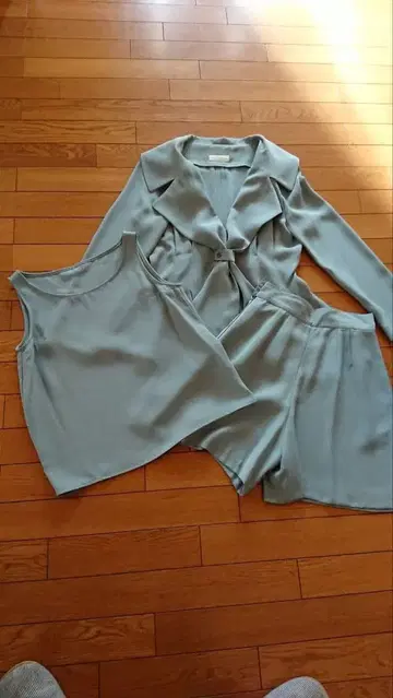 라이트 그린 셋업 자켓 숏팬츠