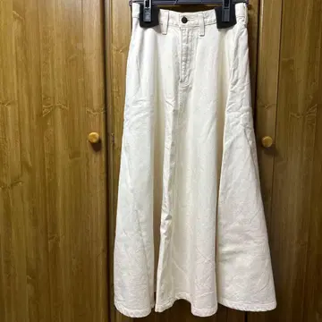 랭글러 어반 리서치 로쏘 플레어 롱 스커트 화이트