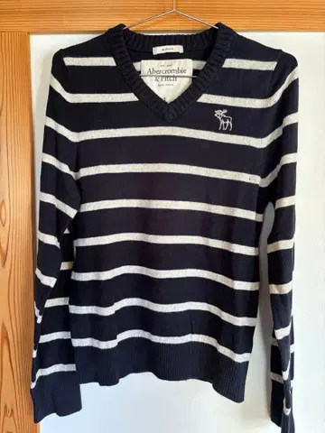 Abercrombie & Fitch 보더 V넥 스웨터 S