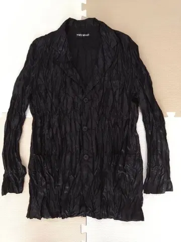 ISSEY MIYAKE 블랙 테일러드 자켓