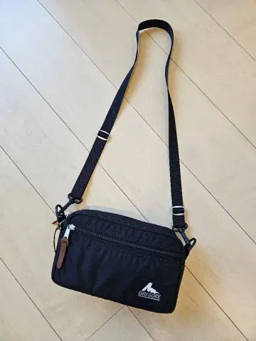 [ 구 로고 ] GREGORY 그레고리 패디드 숄더 파우치 M 사이즈