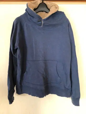 그라니프 후드티