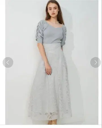 MERCURYDUO 코드 자수 플레어 스커트