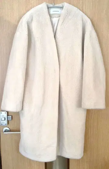 가격 인하입니다 JEANASIS 크림색 롱 코트