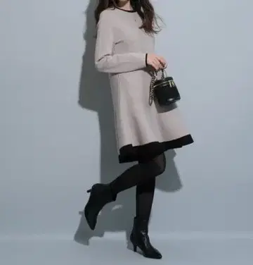 2023AW 새상품급 아푸와이저 리셰 배색 미니 니트 원피스 1 펄