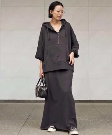 울 믹스 하프 지퍼 후디 & 스커트 셋업