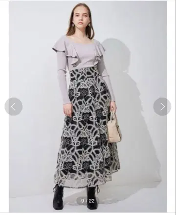 MERCURYDUO 코드 자수 플레어 스커트