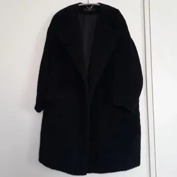 미사용 SACRA 블랙 샤기 코트