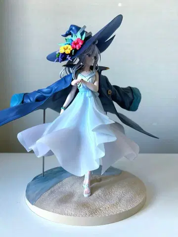 마녀의 여행 일레이나 피규어