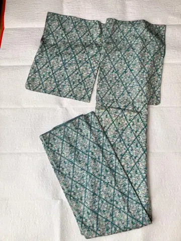 청록색 꽃과 다이아