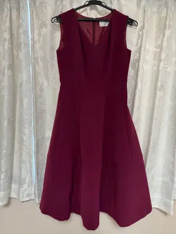 rosso 버건디 슬리브리스 드레스