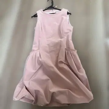 FOXEY 슬리브리스 무릎 기장 원피스 핑크