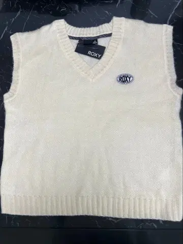 ROXY 아이보리 니트 베스트 V넥