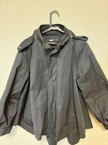 엠마 테일러 블랙 후드 부착 마운틴 후드티