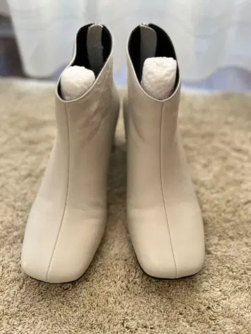 그레이스 콘티넨탈 화이트 숏 부츠