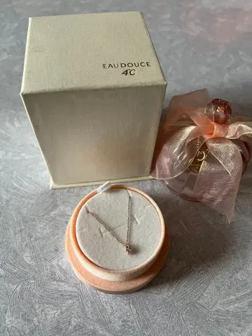 4C 오 두스 핑크 골드 목걸이