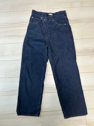 다크 블루 스트레이트 데님 S 사이즈