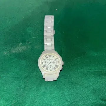 아르마니 화이트 세라믹 시계