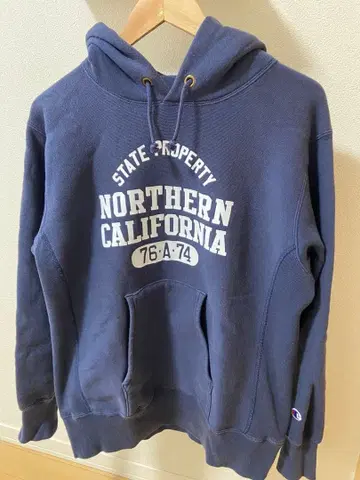 Champion 리버스 위브 후드티 (네이비)