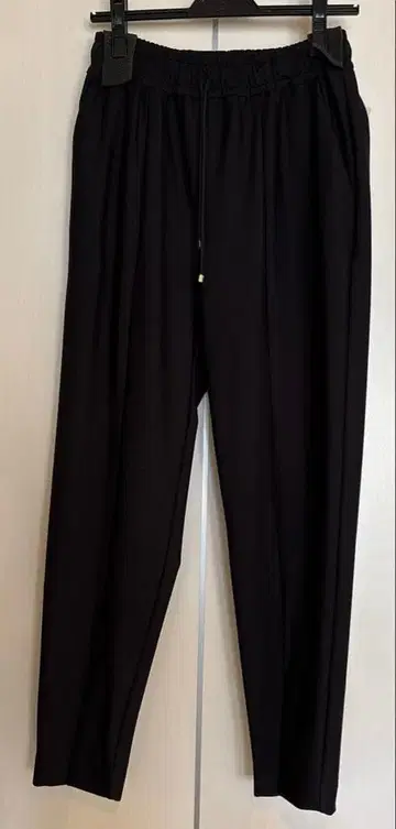 블랙 팬츠 허리밴딩 슬릿 밑단