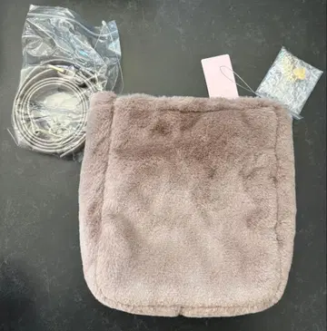 러브러리 바이 페이 인조 모피 숄더 백