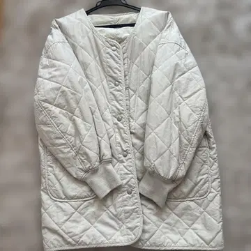 화이트 퀼팅 자켓 리버서블