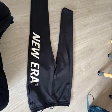 NEW ERA 블랙 조거 팬츠