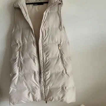 새상품급 ZARA 베이지 다운 베스트 S