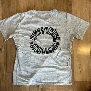 넘버나인 그레이 티셔츠 백 프린트