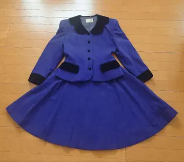 아츠시 오니시 파랑 보라색 자켓과 스커트 셋업