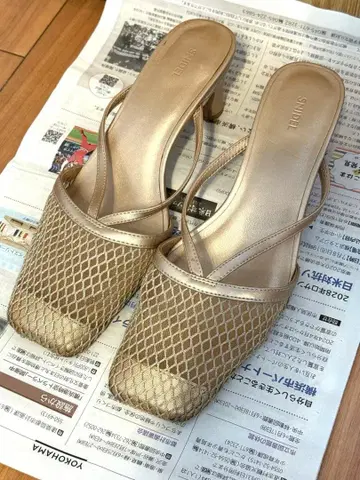 스나이델 스퀘어 메쉬 사보 샌들 뮬 골드 L