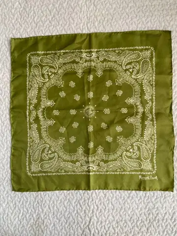 마가렛호웰 올리브 그린 페이즐리 무늬 스카프