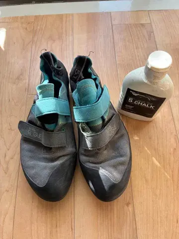 새상품급 클라이밍 신발 39 [ 초크 포함 ]