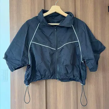 블랙 숏 기장 자켓