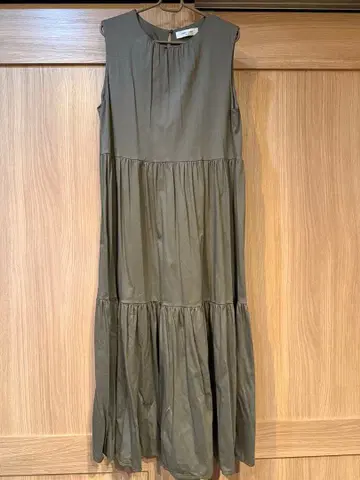 Demi-Luxe BEAMS 슬리브리스 원피스