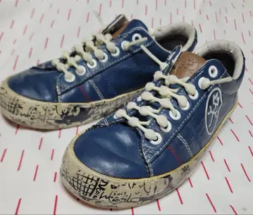 CASTELBAJAC 네이비 스니커즈