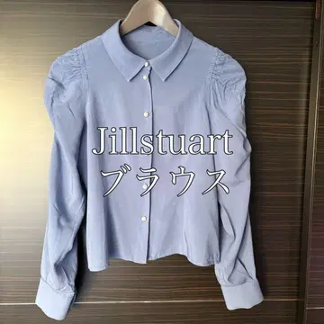 질스튜어트 라이트 블루 블라우스