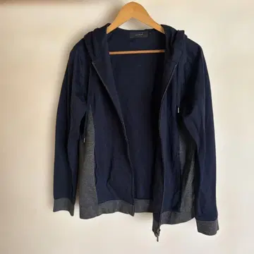 네이비 그레이 후드 부착 후드티(ARTISAN)