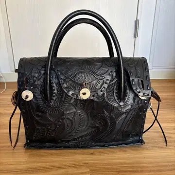 카빙백 그레이스 콘티넨탈 카빙 트라이브스