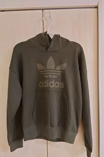 adidas 트레포일 로고 올리브 후드 부착 후드티 S 사이즈