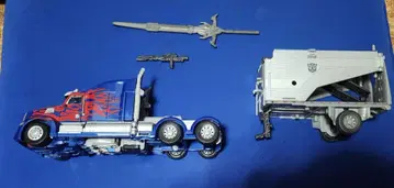 옵티머스 프라임 트레일러 피규어