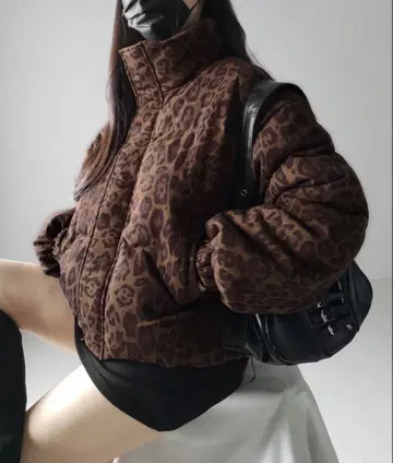레오파드 무늬 숏 다운 자켓